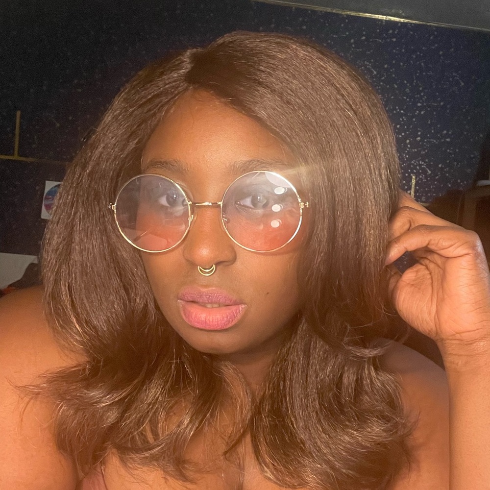 Meet your Posher, Khadija